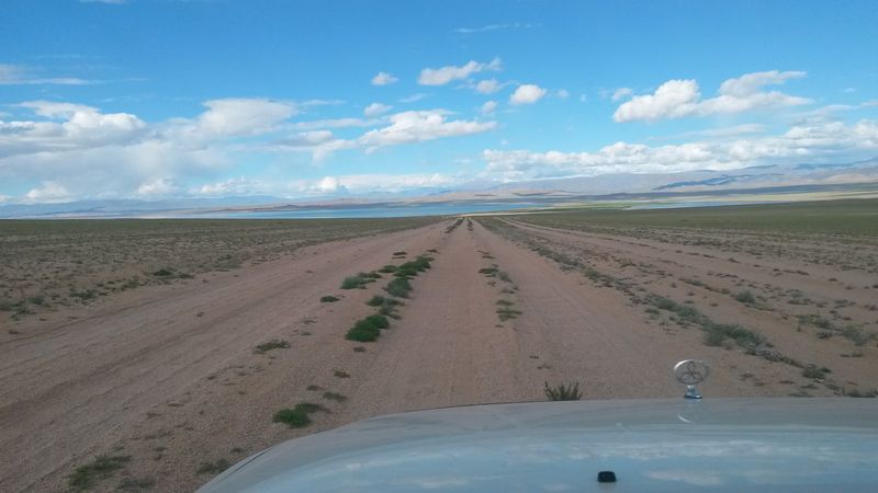 Монголия. Дорога от Улгия к озеру Ачит. Mongolia. The road from Ulgiy to the lake Achit.