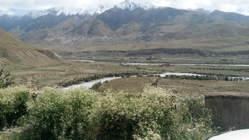 Киргизия. Слияние рек Иныльчек и Сарыджаз. Kyrgyzstan. The confluence of the rivers Inylchek and Sarydzhaz.