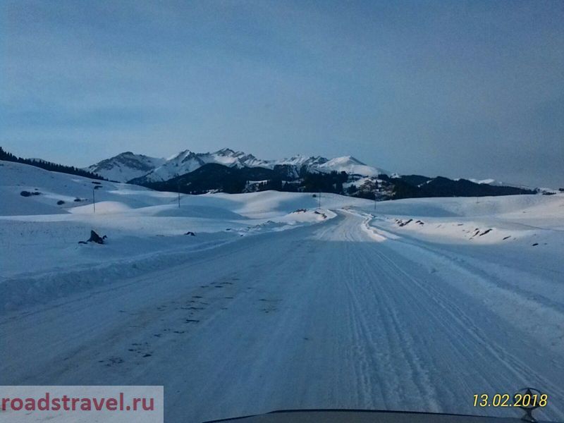 Зимняя дорога на озеро Кульсай. Winter road to the lake Kulsai.
