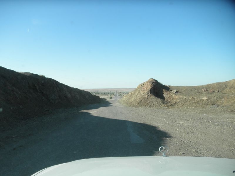Казахстан. Озеро Балхаш. Дорога от Актогая до Лепсы. Kazakhstan. Lake Balkhash. The road from Aktogay to Lepsy.