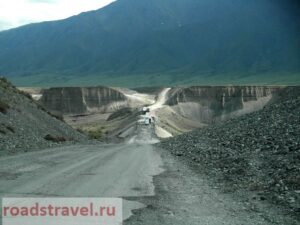 Дорога от озера Алаколь к озеру Жаланашколь. Дорога к китайской границе, пункт пропуска Достык - Алашанькоу. Мост через реку Ыргайты. 2021год. The road from Lake Alakol to Lake Zhalanashkol. Road to the Chinese border, checkpoint Dostyk - Alashankou. Bridge over the Yrgayty river. 2021 year.