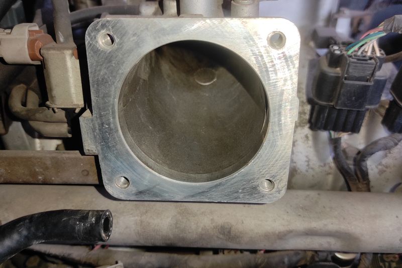 Mitsubishi Pajero. Снятие и чистка дроссельной заслонки. Чистка и смазка вала ингибитора АКПП. Mitsubishi Pajero. Throttle body removal and cleaning. Cleaning and lubricating the automatic transmission inhibitor shaft.