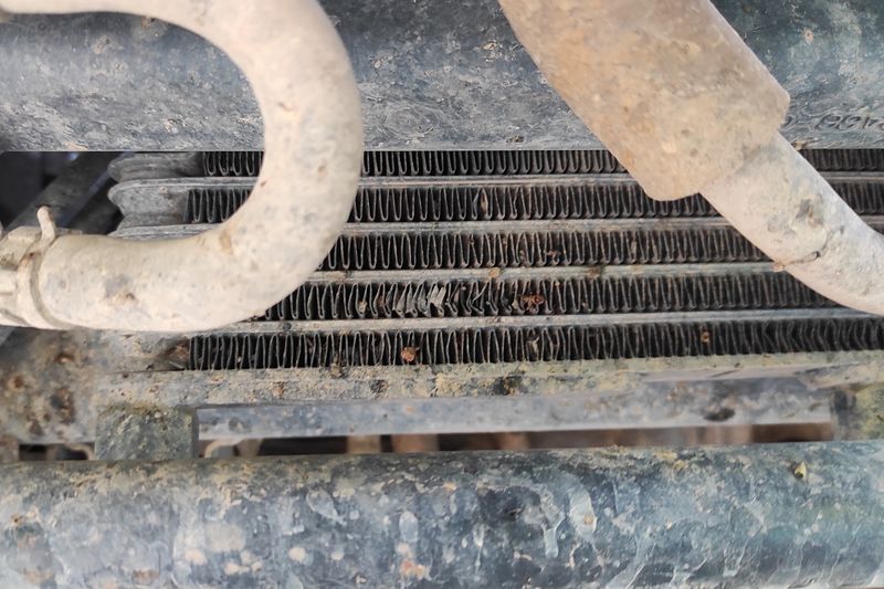 Чистка и мойка радиаторов охлаждения Mitsubishi Pajero. Cleaning and washing of Mitsubishi Pajero cooling radiators.