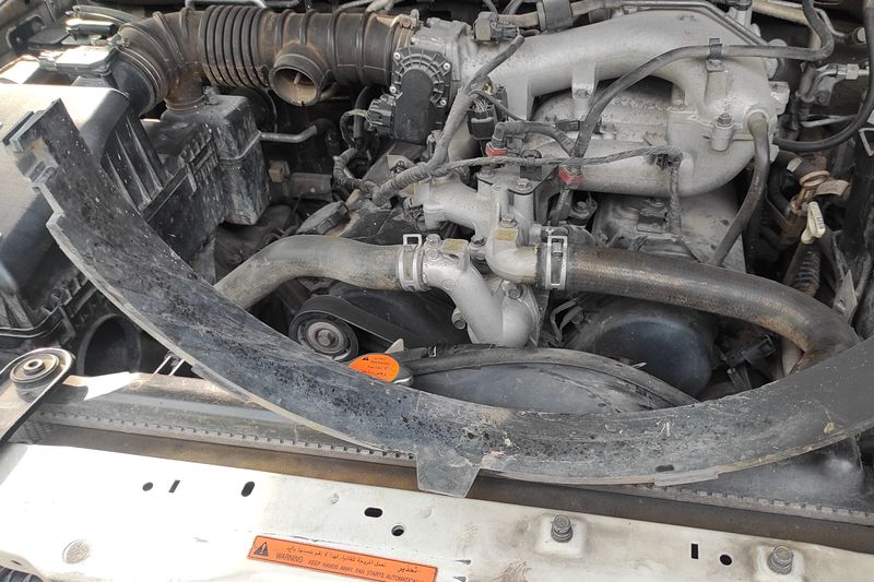 Чистка и мойка радиаторов охлаждения Mitsubishi Pajero. Cleaning and washing of Mitsubishi Pajero cooling radiators.